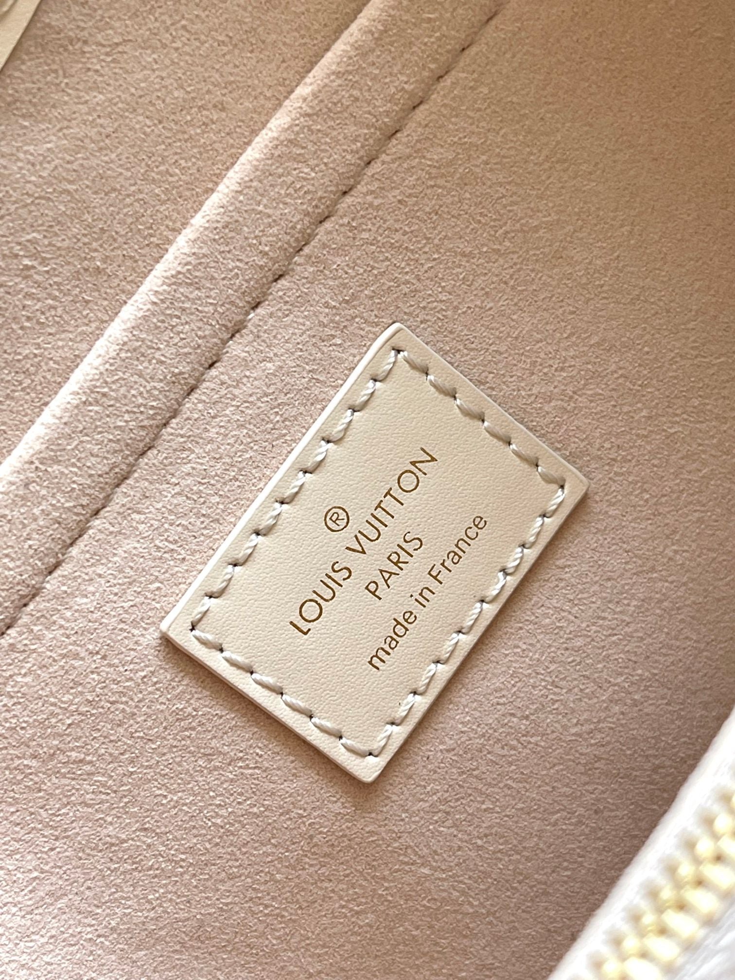 {Style No: OL4OALFU} BABYLONE TOTE 31 IN WHITE MONOGRAM EMPREINTE LEATHER - Image 9
