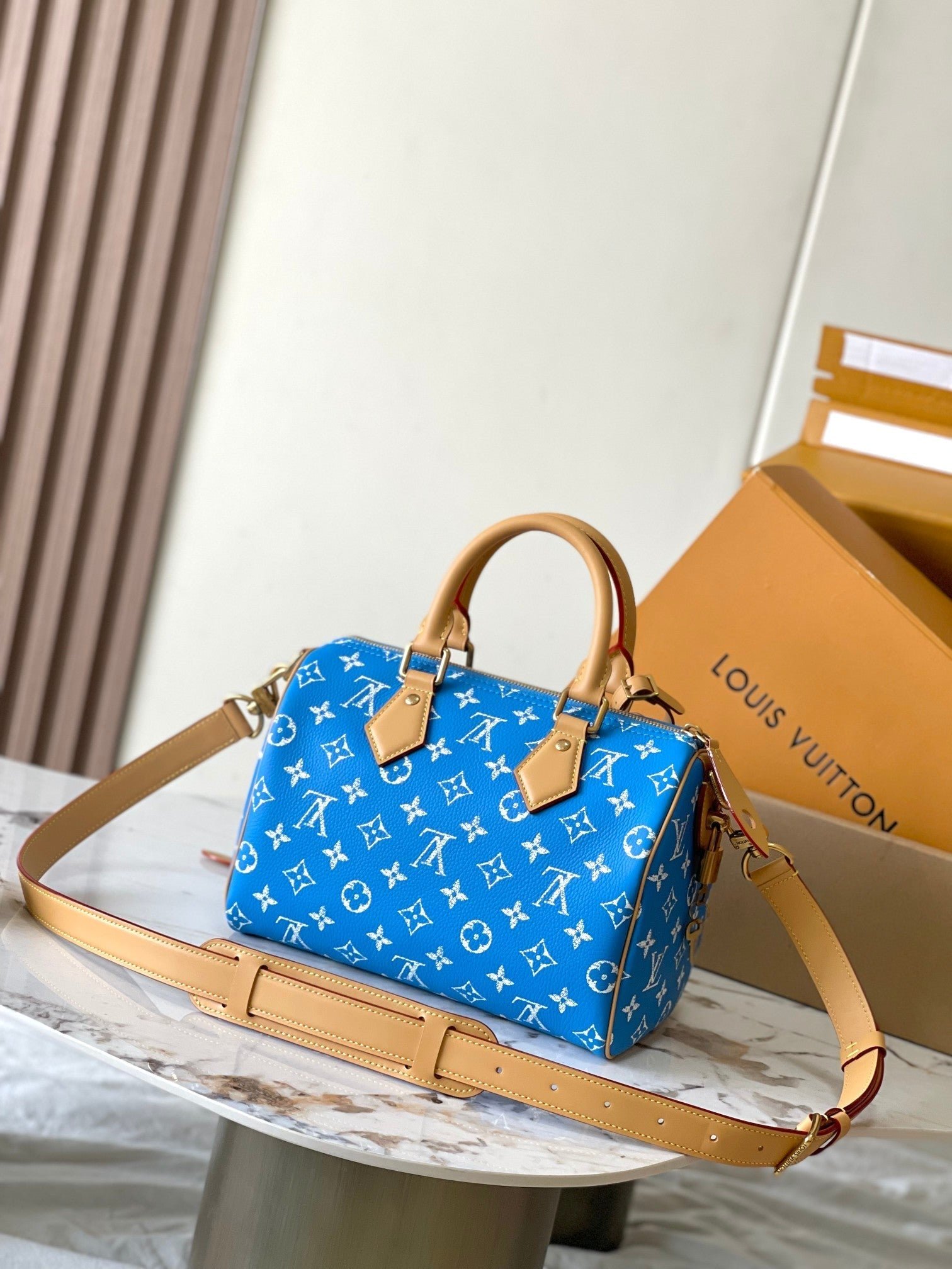 {Style No: KNQSSBKF} SPEEDY P9 BANDOULIÈRE 25 IN BLUE MONOGRAM CANVAS GOLD HARDWARE - Image 2