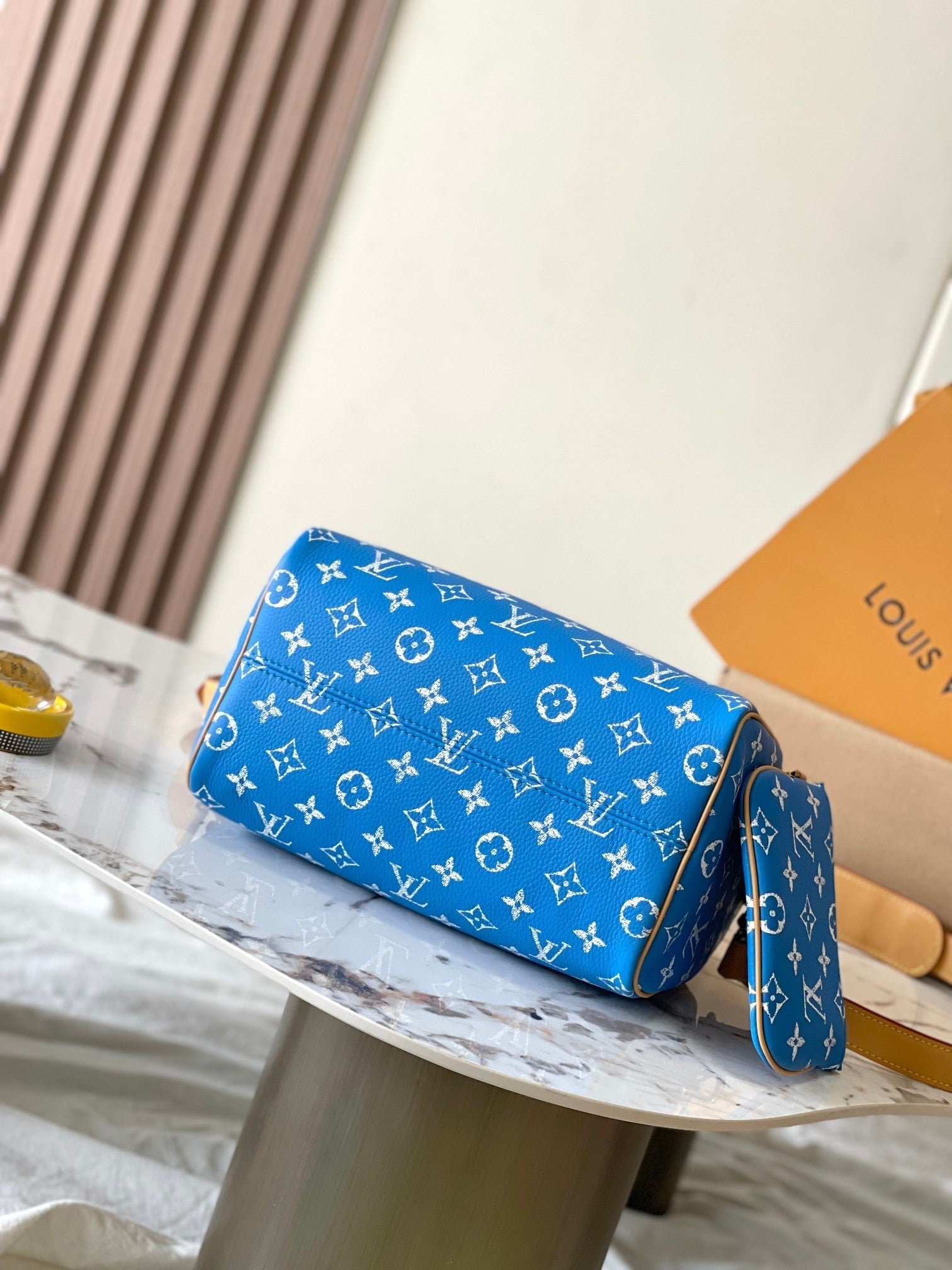 {Style No: KNQSSBKF} SPEEDY P9 BANDOULIÈRE 25 IN BLUE MONOGRAM CANVAS GOLD HARDWARE - Image 3