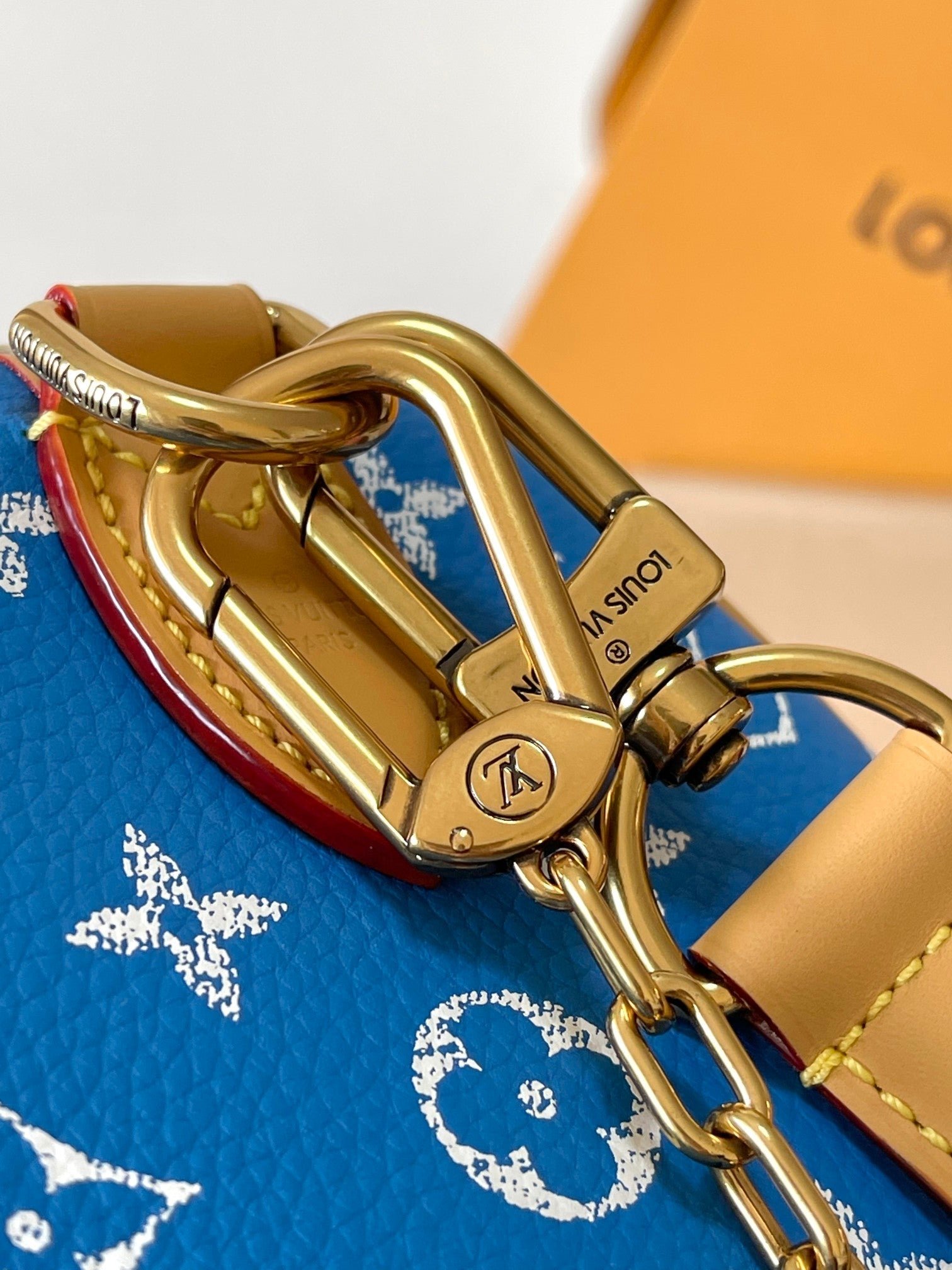 {Style No: KNQSSBKF} SPEEDY P9 BANDOULIÈRE 25 IN BLUE MONOGRAM CANVAS GOLD HARDWARE - Image 5