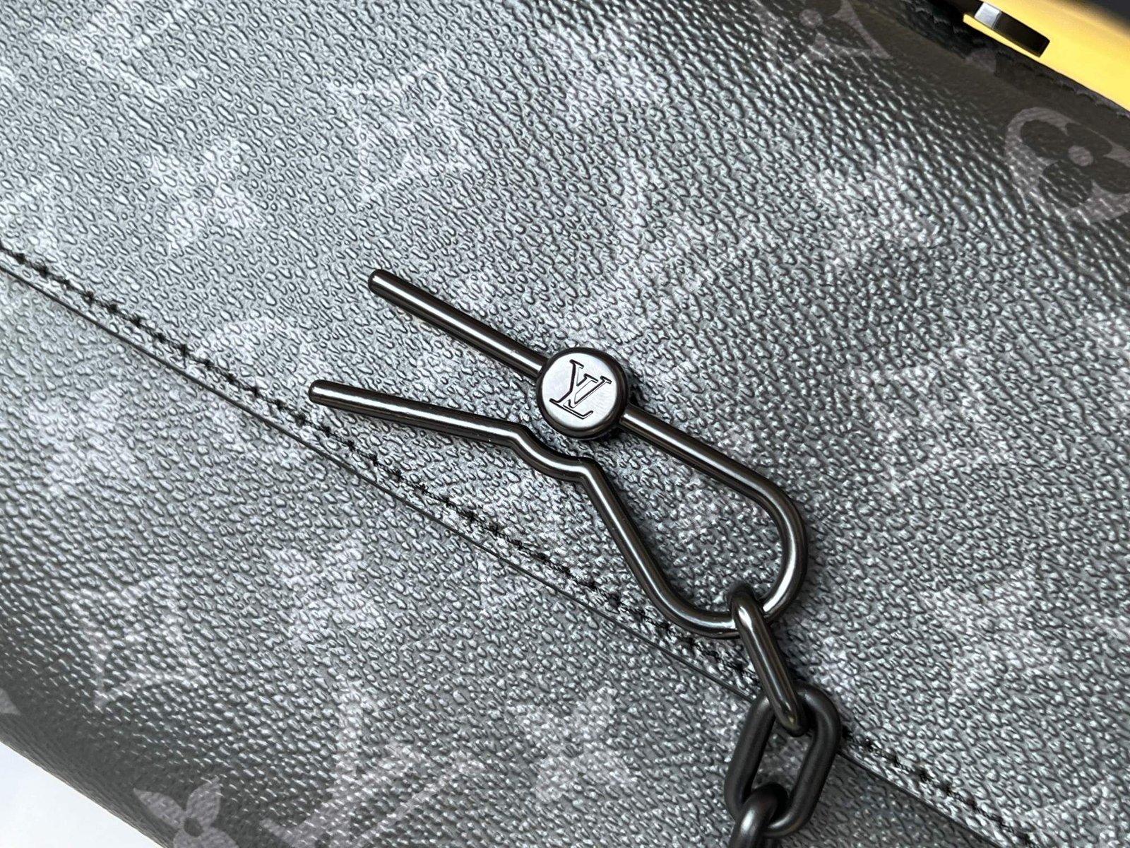 {Style No: RWEWL2WG} STEAMER 24 IN BLACK MONOGRAM ECLIPSE CANVAS - Image 3