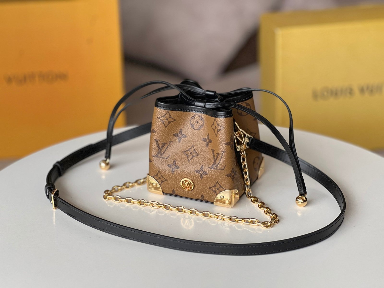 {Style No: K7M89TCA} NOE PURSE 11.5 NANO CHARM BROWN MONOGRAM REVERSE CANVAS - Image 3