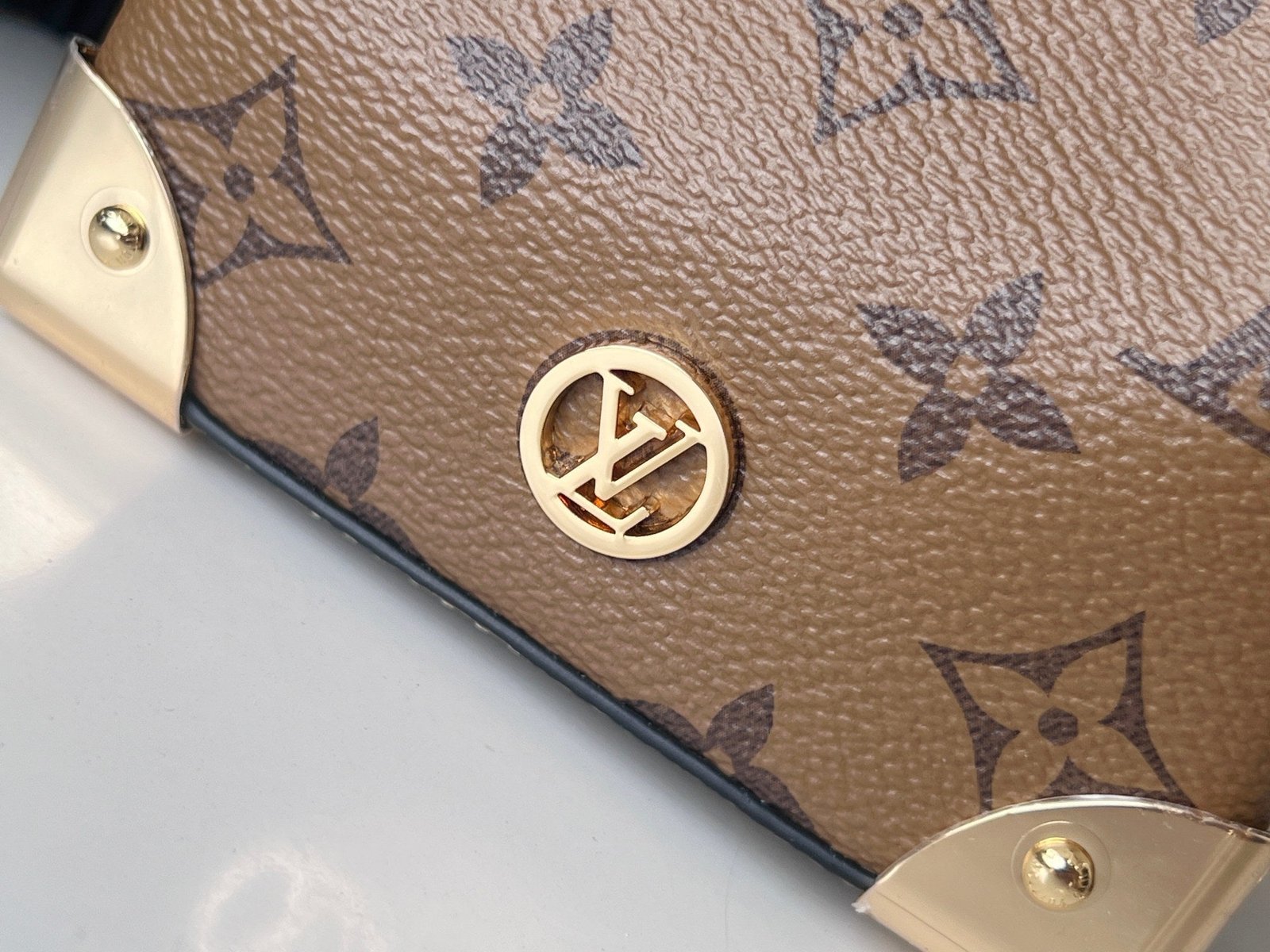 {Style No: K7M89TCA} NOE PURSE 11.5 NANO CHARM BROWN MONOGRAM REVERSE CANVAS - Image 7