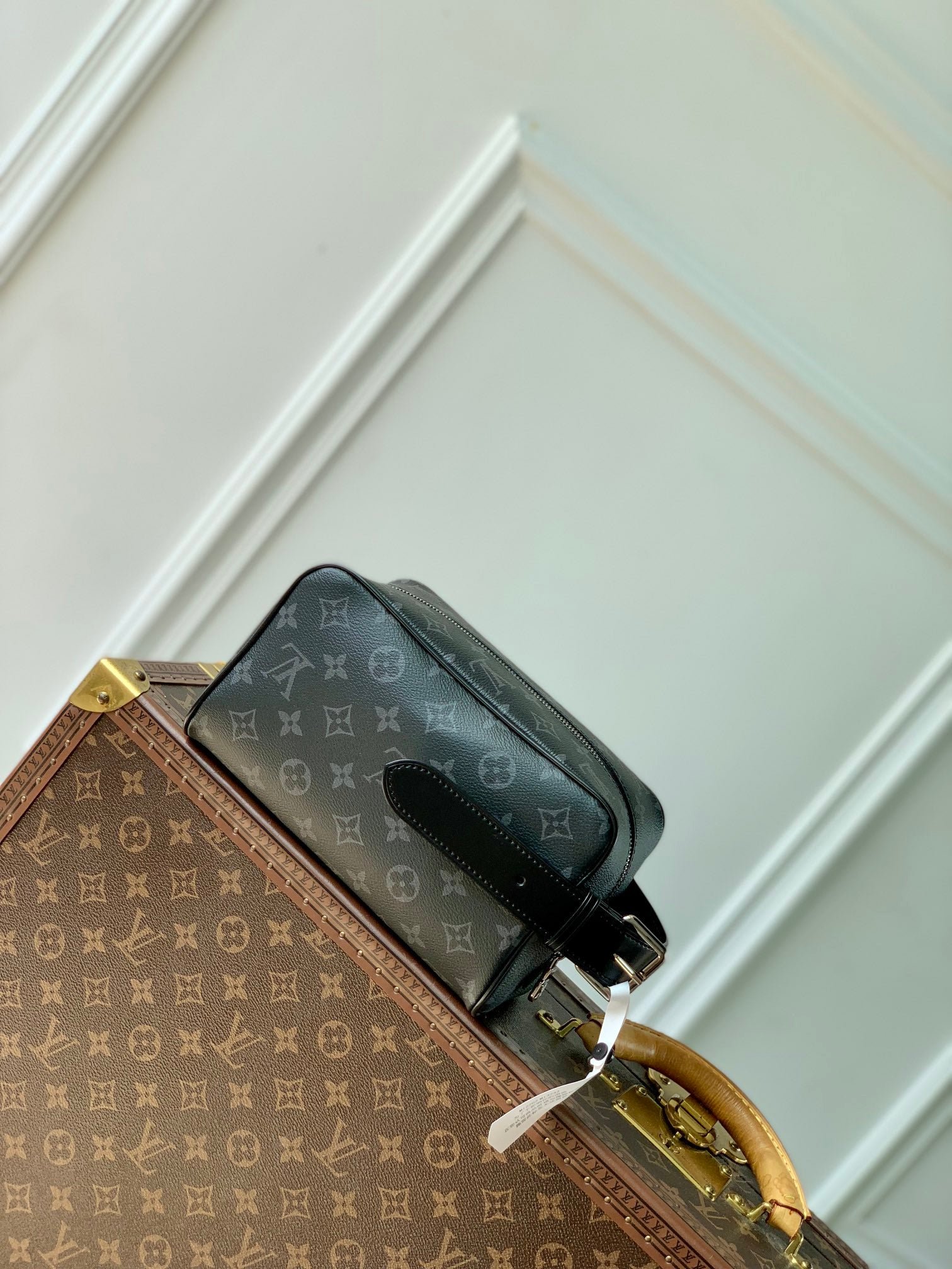 {Style No: 98PPEC9K} LOCKER DOPP KIT 23 IN BLACK MONOGRAM ECLIPSE CANVAS - Image 2
