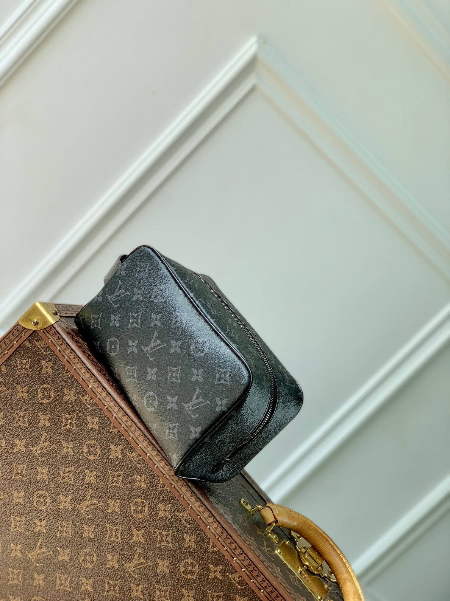 {Style No: 98PPEC9K} LOCKER DOPP KIT 23 IN BLACK MONOGRAM ECLIPSE CANVAS - Image 8