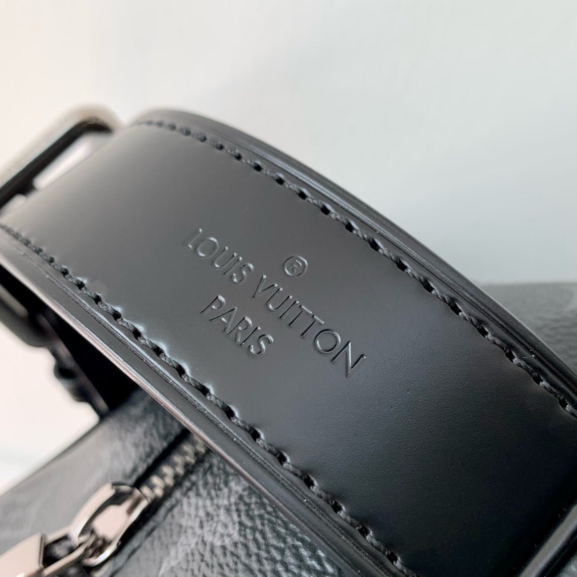 {Style No: 98PPEC9K} LOCKER DOPP KIT 23 IN BLACK MONOGRAM ECLIPSE CANVAS - Image 9