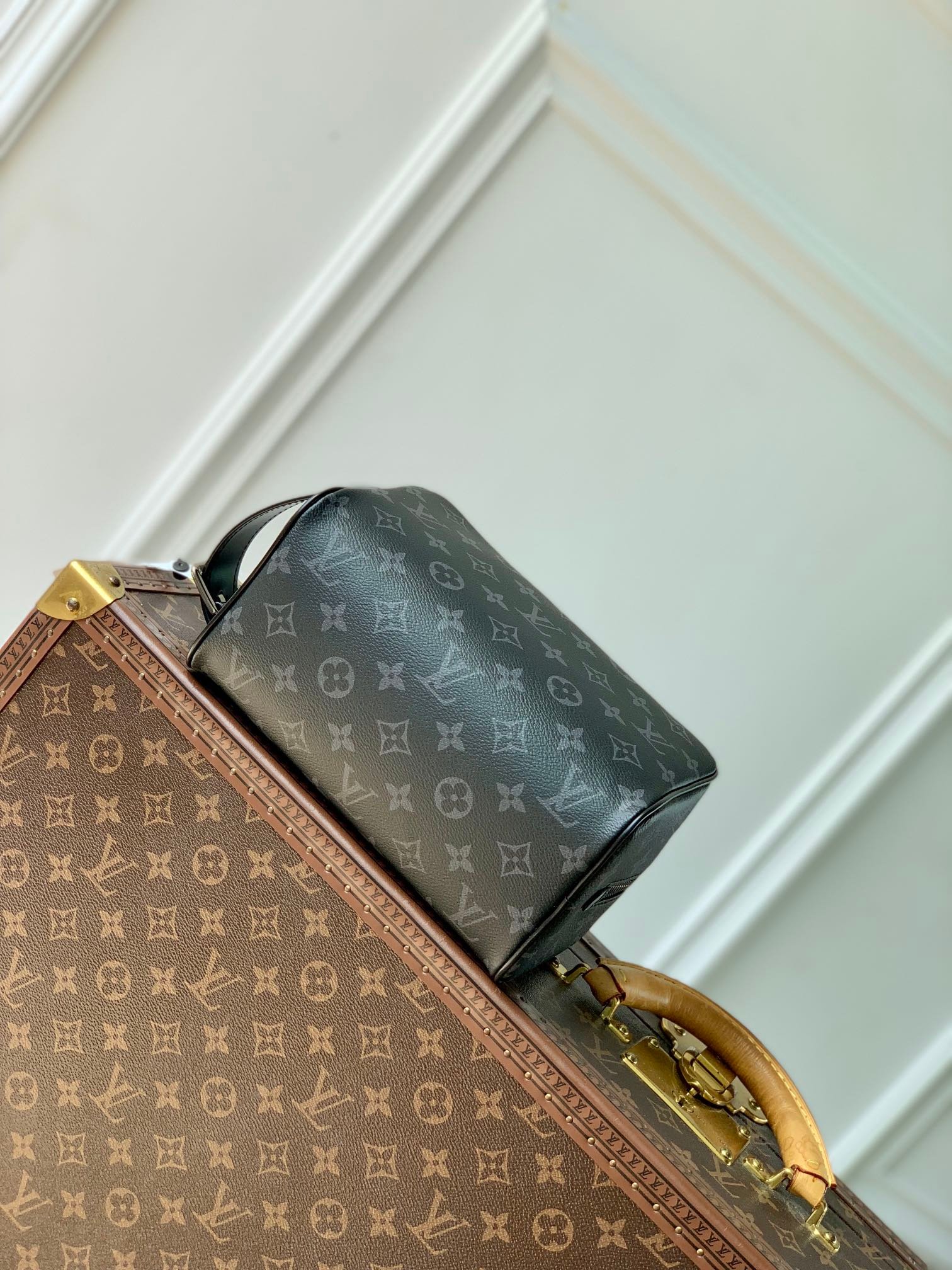 {Style No: 98PPEC9K} LOCKER DOPP KIT 23 IN BLACK MONOGRAM ECLIPSE CANVAS - Image 6