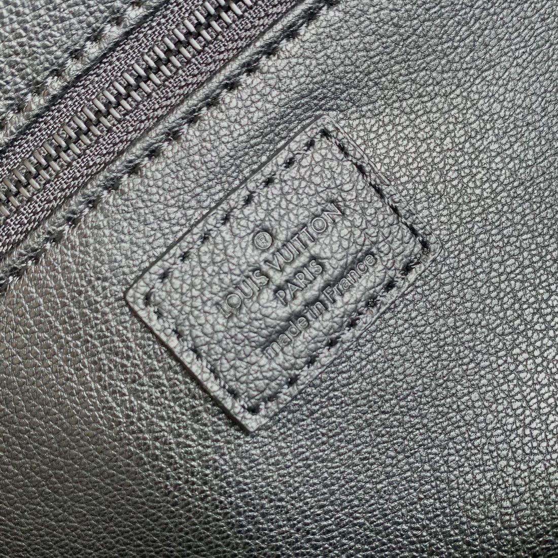 {Style No: VVMTDTSX} DOPP KIT 28 IN BLACK MONOGRAM SHADOW - Image 2
