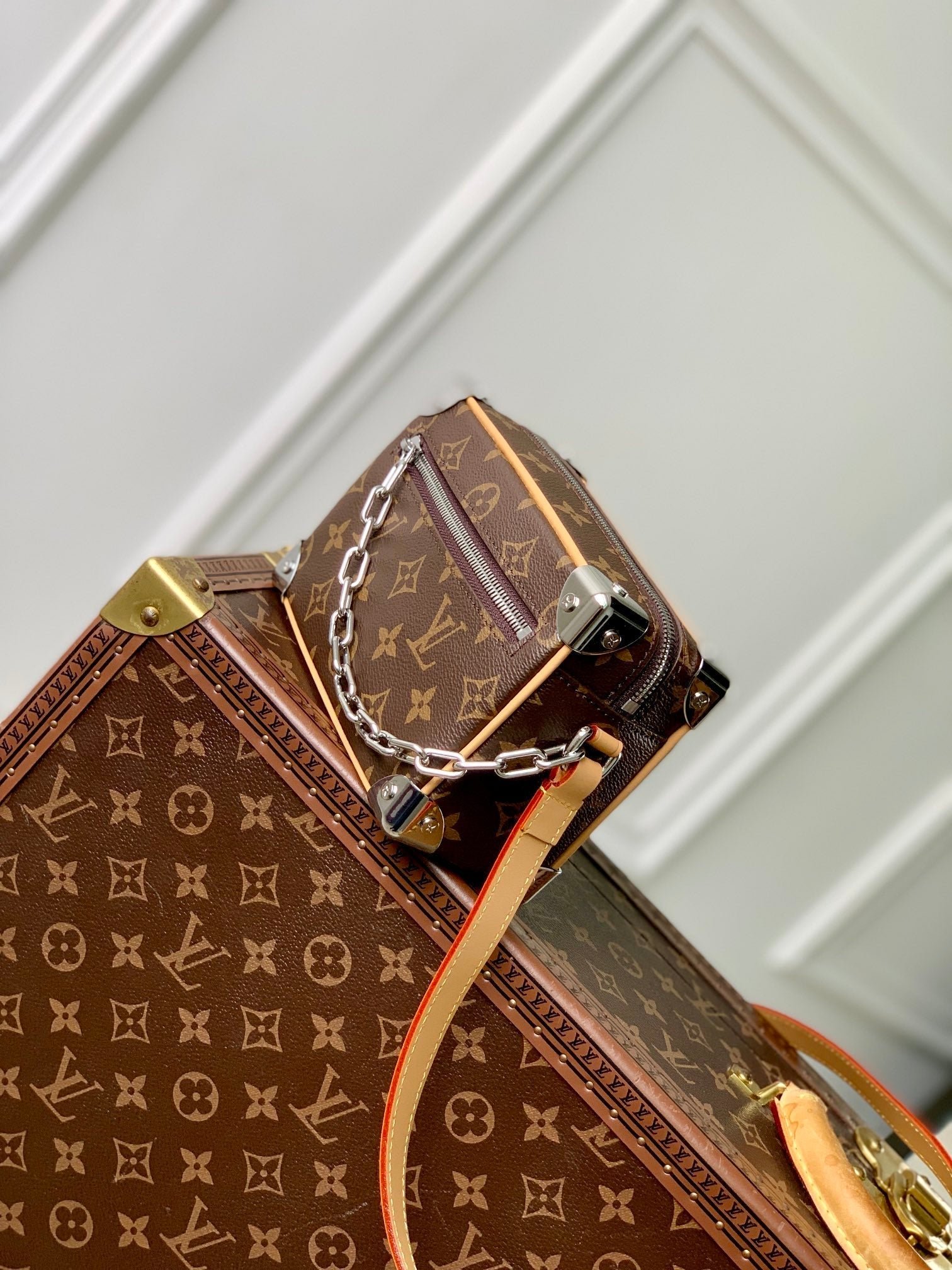 {Style No: A4ICRHIV} MINI SOFT TRUNK 18 IN BROWN MONOGRAM MACASSAR CANVAS - Image 5