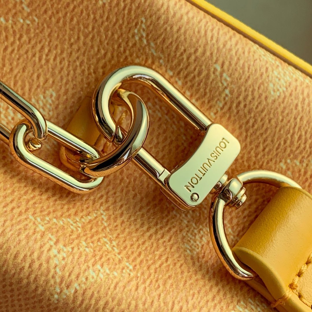 {Style No: S973S8TU} STEAMER 18 IN PEPPER ORANGE MONOGRAM HERITAGE CANVAS GOLD HARDWARE - Image 5