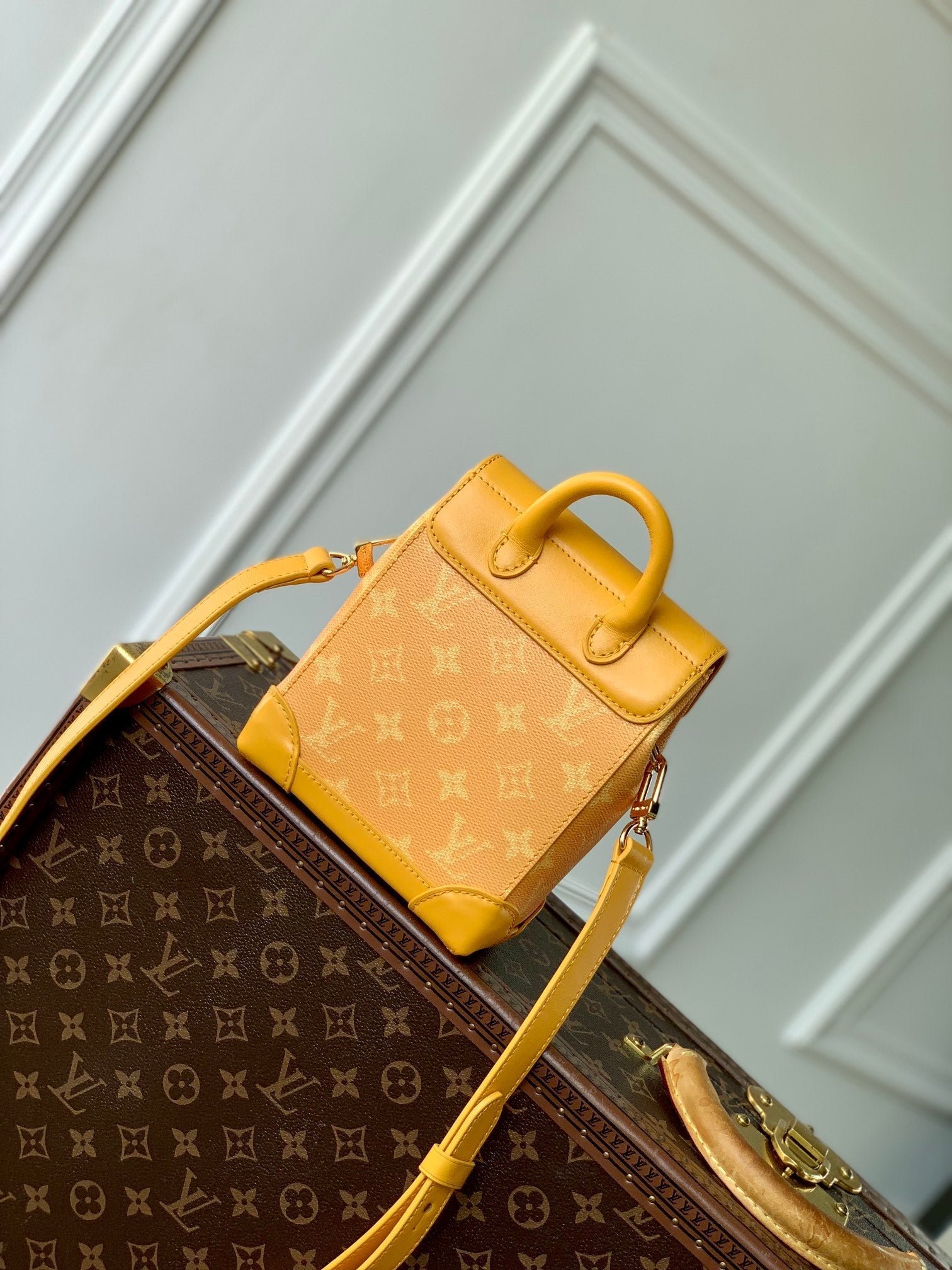 {Style No: S973S8TU} STEAMER 18 IN PEPPER ORANGE MONOGRAM HERITAGE CANVAS GOLD HARDWARE - Image 7