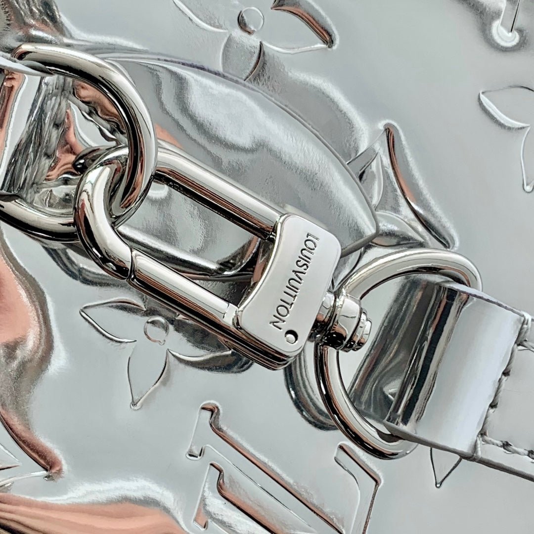 {Style No: 2X5Q4PSZ} SPEEDY BANDOULIÈRE 20 IN SILVER MONOGRAM EMBOSSED CALFSKIN - Image 5