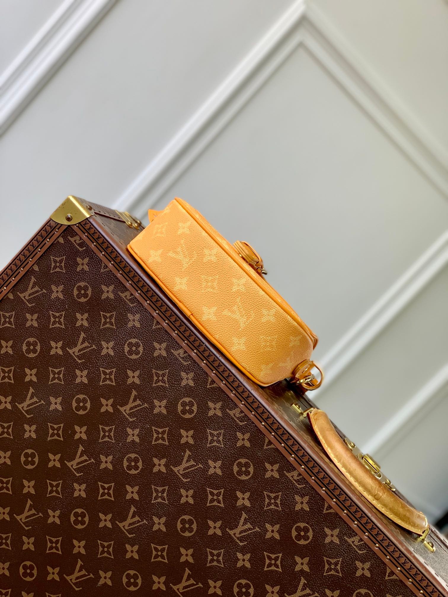 {Style No: EDKQKU7U} MONTSOURIS MESSENGER PM 20 IN PEPPER ORANGE MONOGRAM HERITAGE CANVAS - Image 8