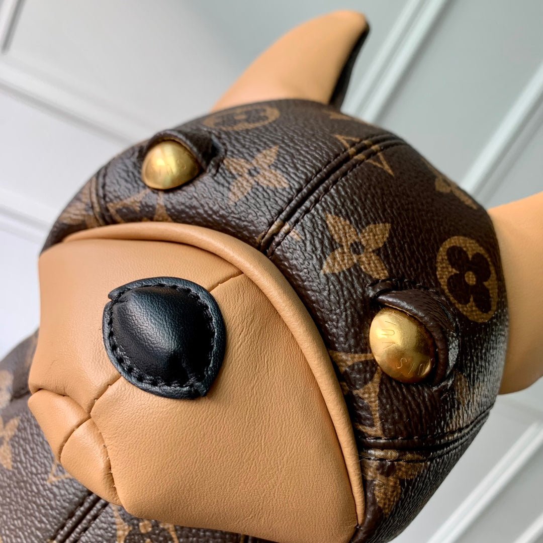{Style No: NRACNYD3} POOCH BAG 28 IN BROWN MONOGRAM CANVAS - Image 6