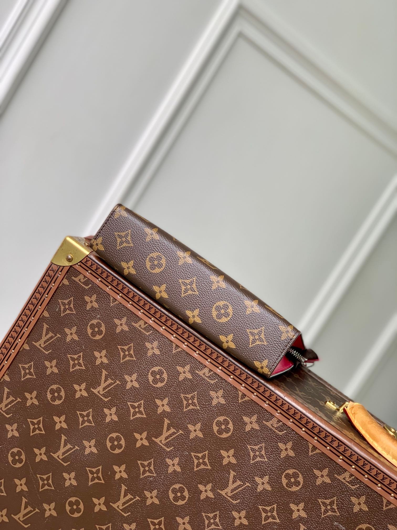 {Style No: ICMAT19R} GASTON WEARABLE WALLET 18 IN BROWN MONOGRAM CANVAS MIX PINK CALFSKIN - Image 3