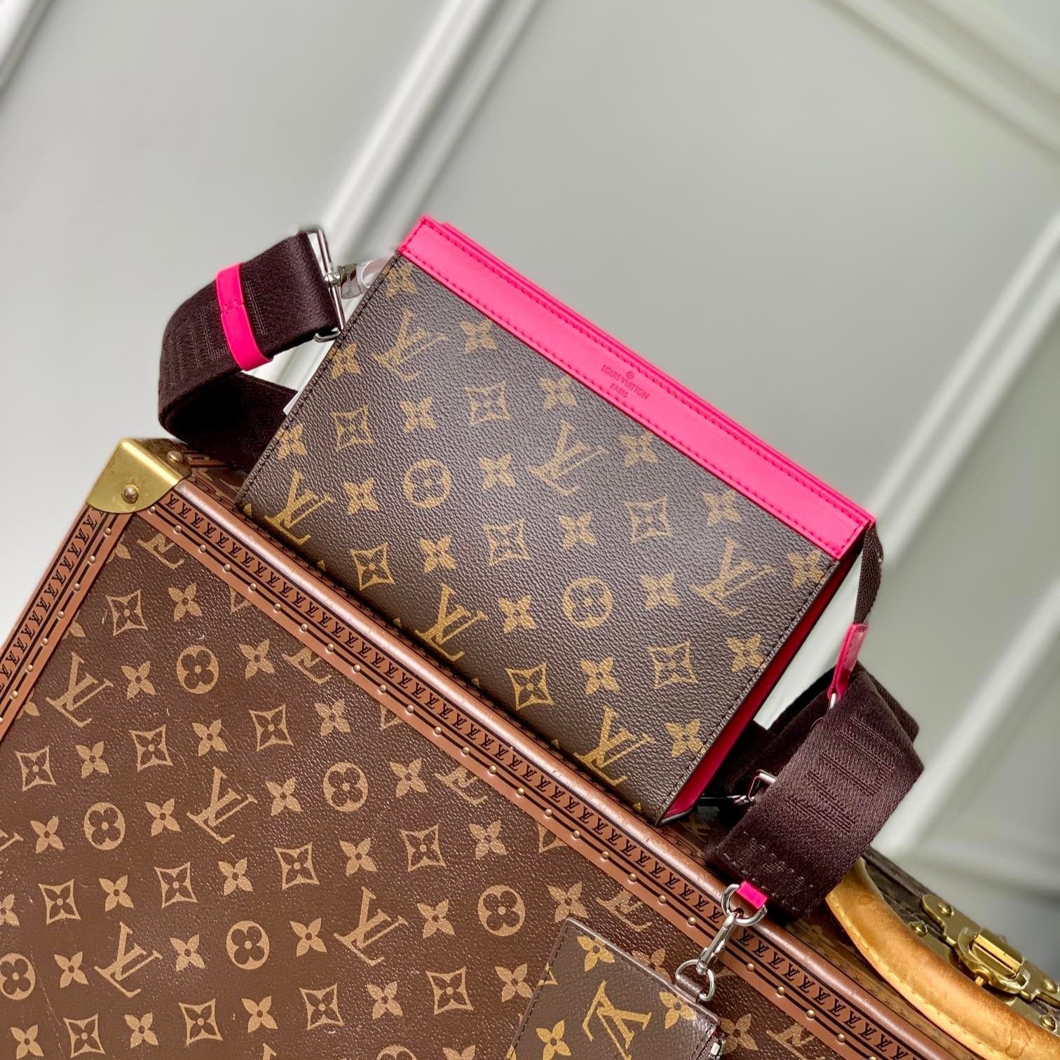 {Style No: ICMAT19R} GASTON WEARABLE WALLET 18 IN BROWN MONOGRAM CANVAS MIX PINK CALFSKIN
