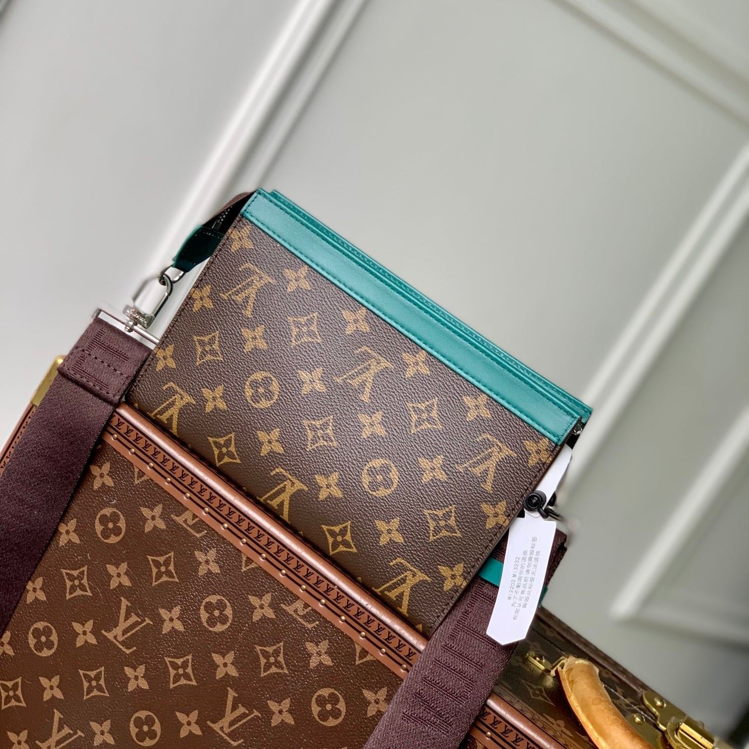{Style No: AL915S4V} GASTON WEARABLE WALLET 18 IN BROWN MONOGRAM CANVAS MIX GREEN CALFSKIN