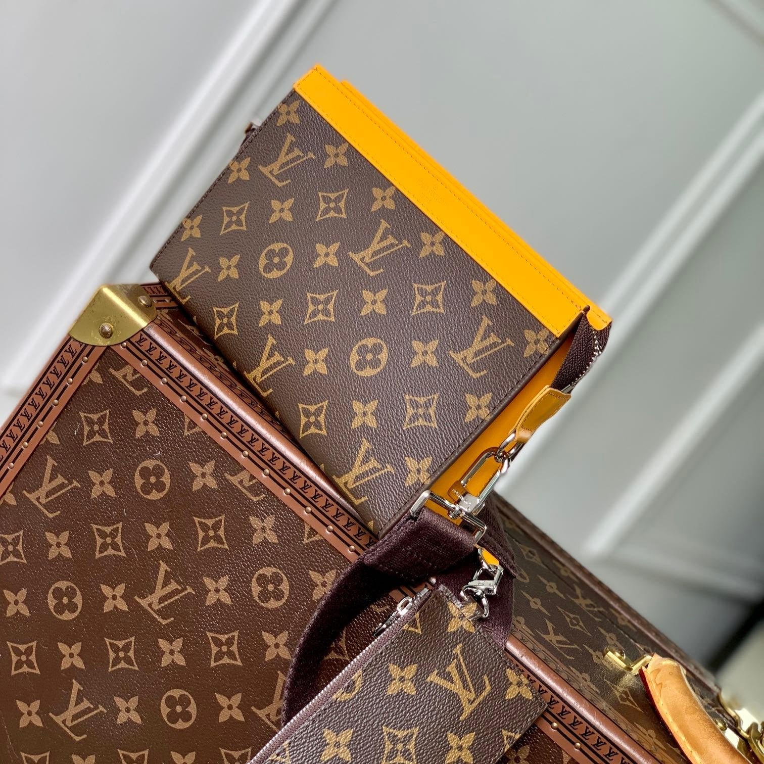 {Style No: RK6NZYDQ} GASTON WEARABLE WALLET 18 IN BROWN MONOGRAM CANVAS MIX YELLOW CALFSKIN