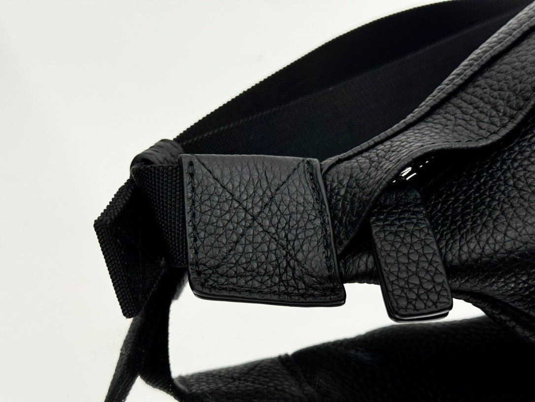 {Style No: SPPSIE4J} EVERYDAY BELTPACK 40 IN BLACK GRAINED CALFSKIN - Image 3