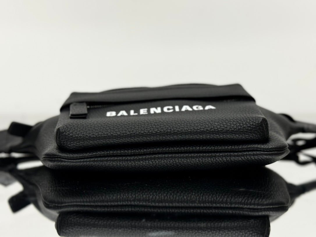 {Style No: SPPSIE4J} EVERYDAY BELTPACK 40 IN BLACK GRAINED CALFSKIN - Image 8