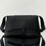 {Style No: XFZGRVYL} DOWNTOWN M CROSSBODY BAG 32 IN BLACK SOFT LAMBSKIN