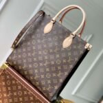 {Style No: QS5S4VFR} SAC PLAT 30CM MONOGRAM CANVAS