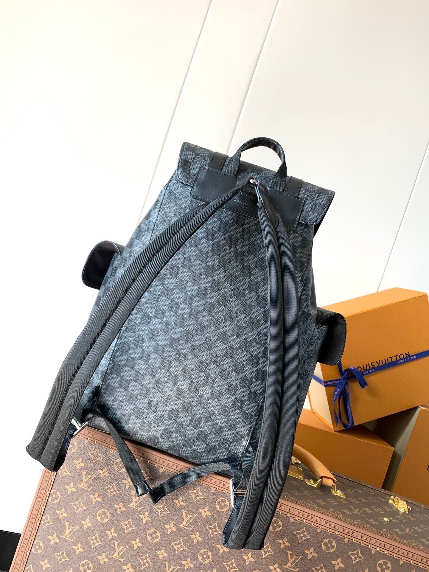 {Style No: K3647S58} CHRISTOPHER MM BACKPACK 47 IN BLACK DAMIER GRAPHITE CANVAS - Image 3