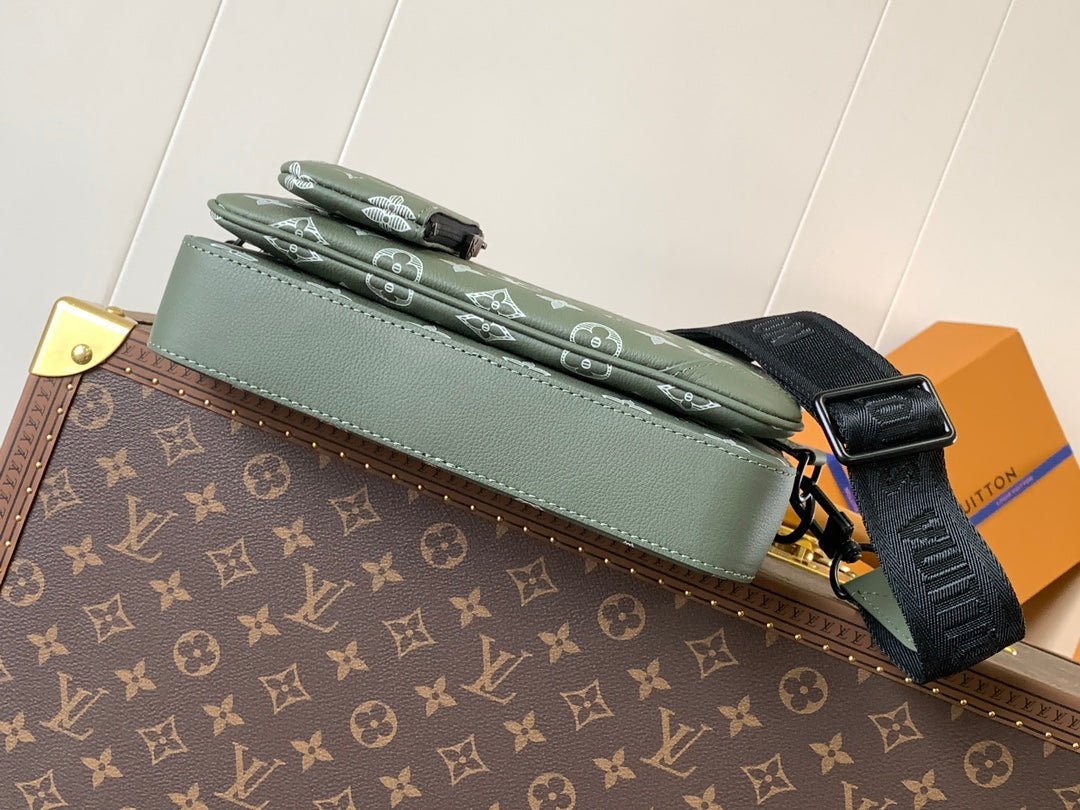 {Style No: IJY6H3DL} TRIO MESSENGER BAG 25 IN GREEN MONOGRAM SHADOW CALFSKIN - Image 4