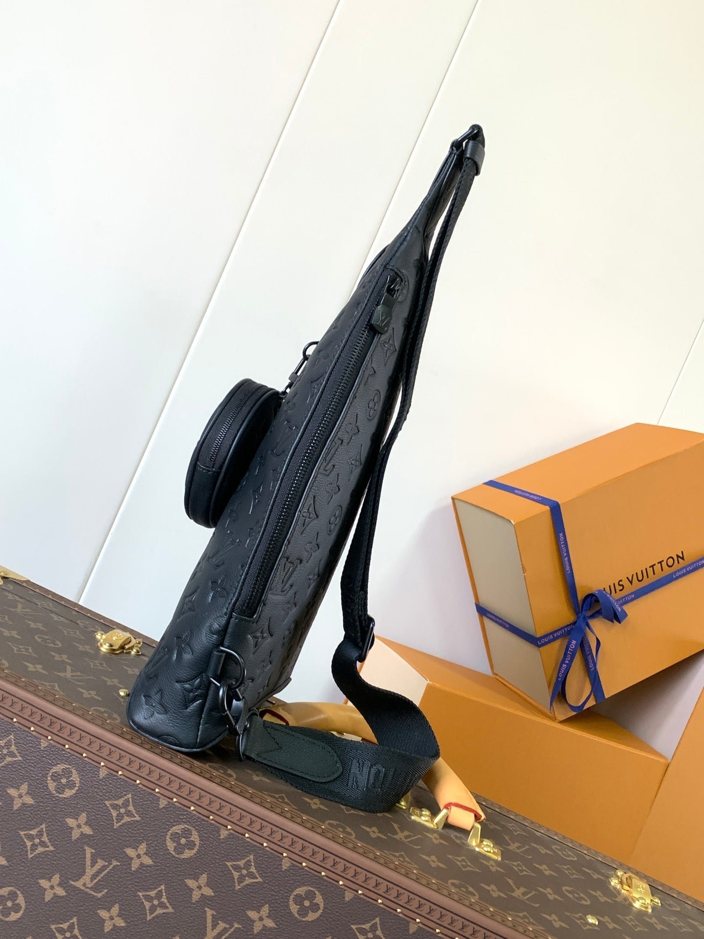 {Style No: 9H2WCYMK} DUO CROSSBAG BAG 42 IN BLACK EMBOSSED CALFSKIN - Image 2