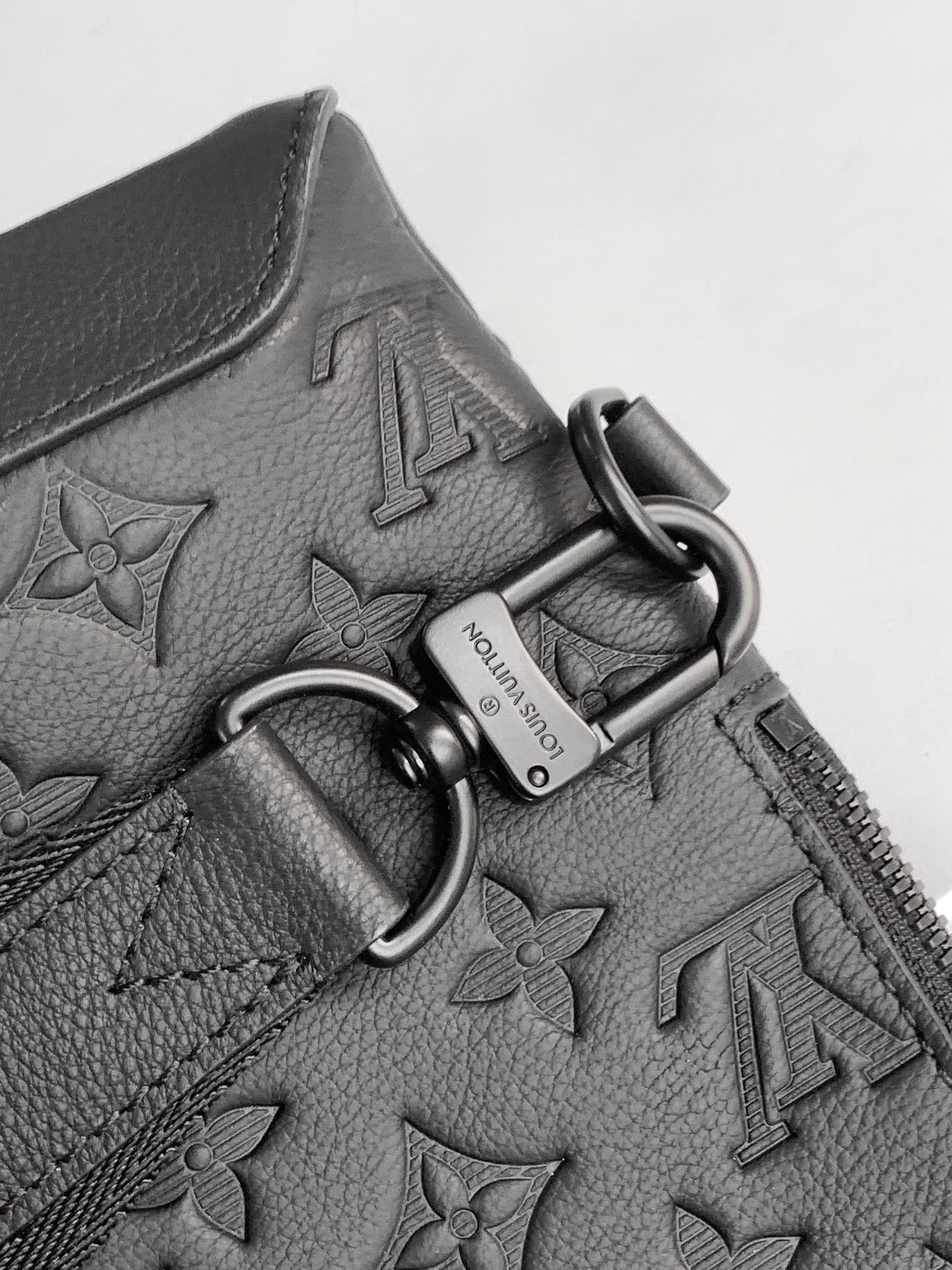 {Style No: 9H2WCYMK} DUO CROSSBAG BAG 42 IN BLACK EMBOSSED CALFSKIN - Image 4