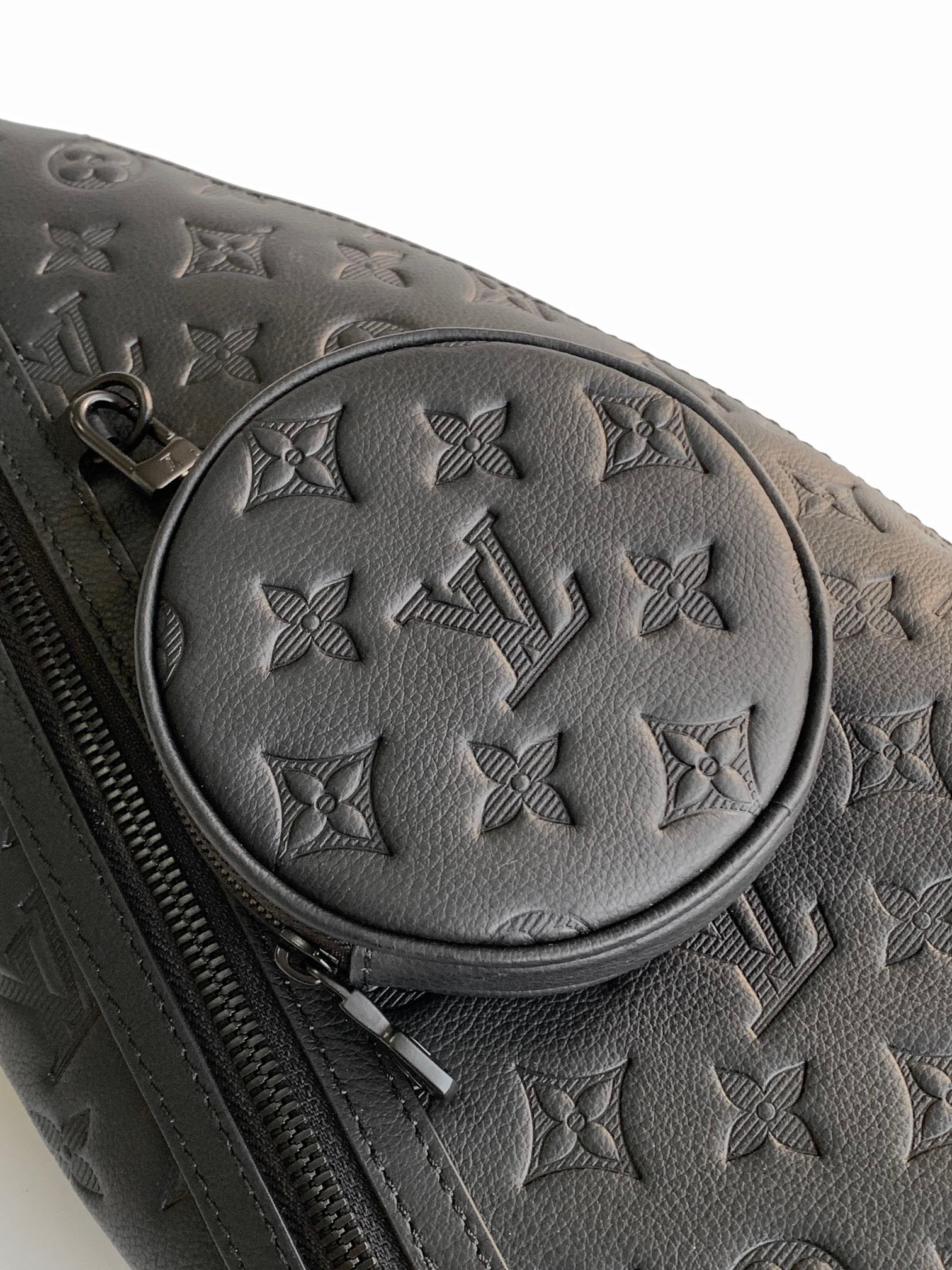 {Style No: 9H2WCYMK} DUO CROSSBAG BAG 42 IN BLACK EMBOSSED CALFSKIN - Image 6