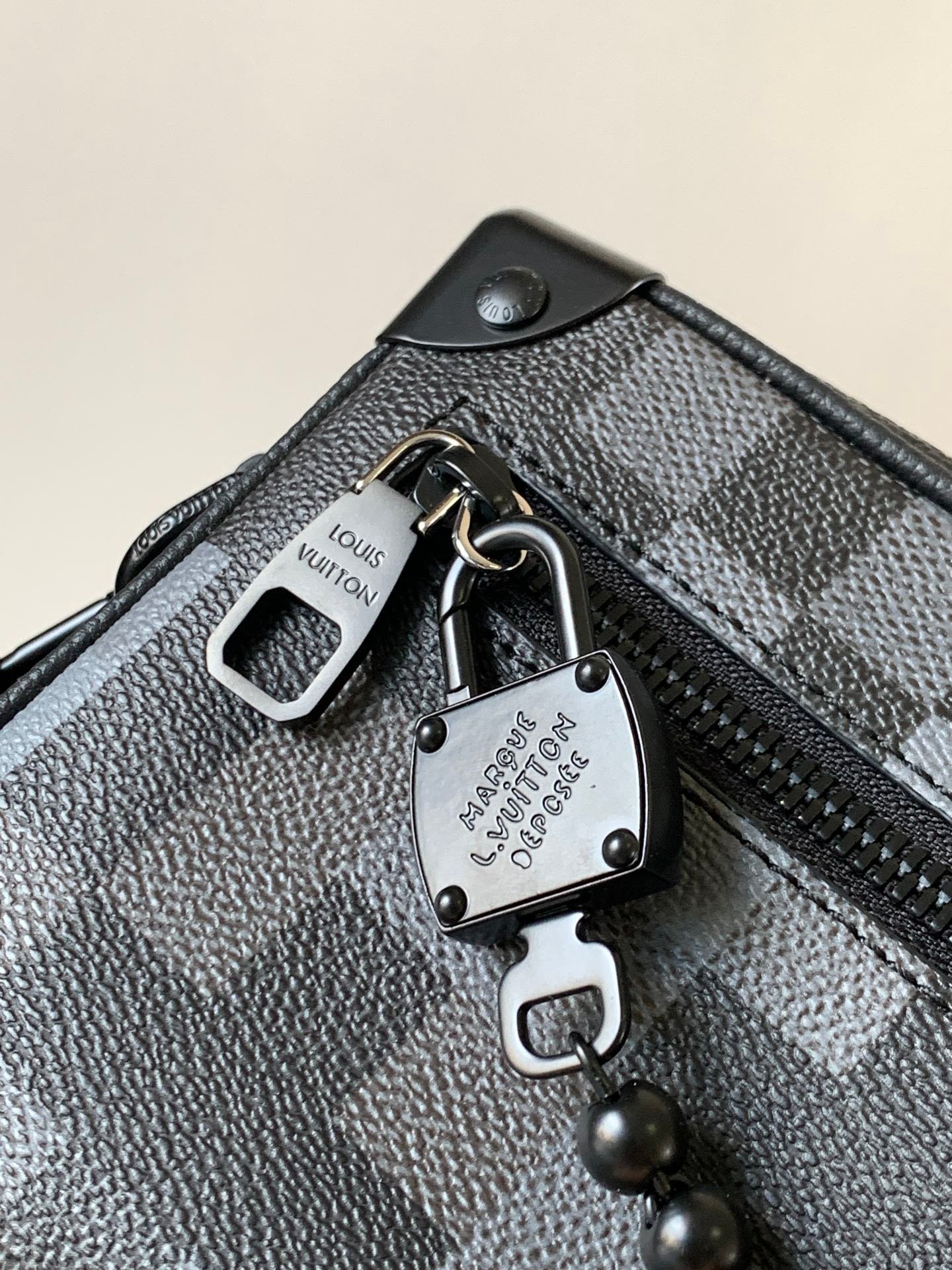 {Style No: 371QFHTS} LV 25S MINI SOFT TRUNK BOX BAG 18 IN DAMOFLAGE BLACK CANVAS AND CALFSKIN - Image 5