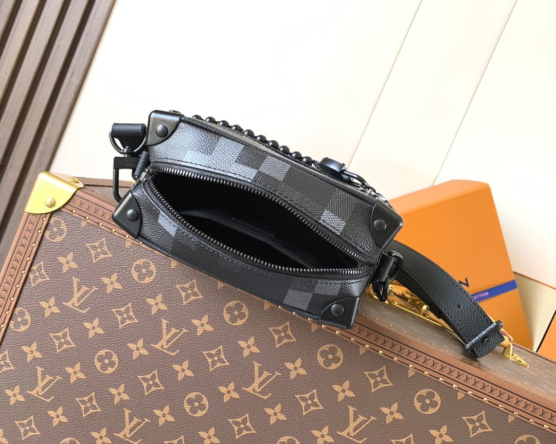 {Style No: 371QFHTS} LV 25S MINI SOFT TRUNK BOX BAG 18 IN DAMOFLAGE BLACK CANVAS AND CALFSKIN - Image 4