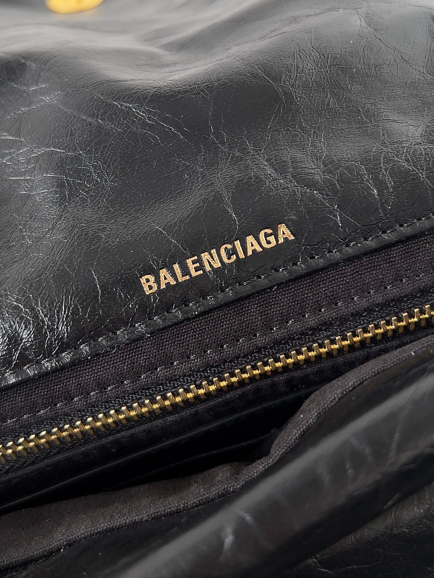 {Style No: R2JOIZT9} MONACO MINI BAG 25 IN BLACK ARENA CALFSKIN GOLD HARDWARE - Image 9