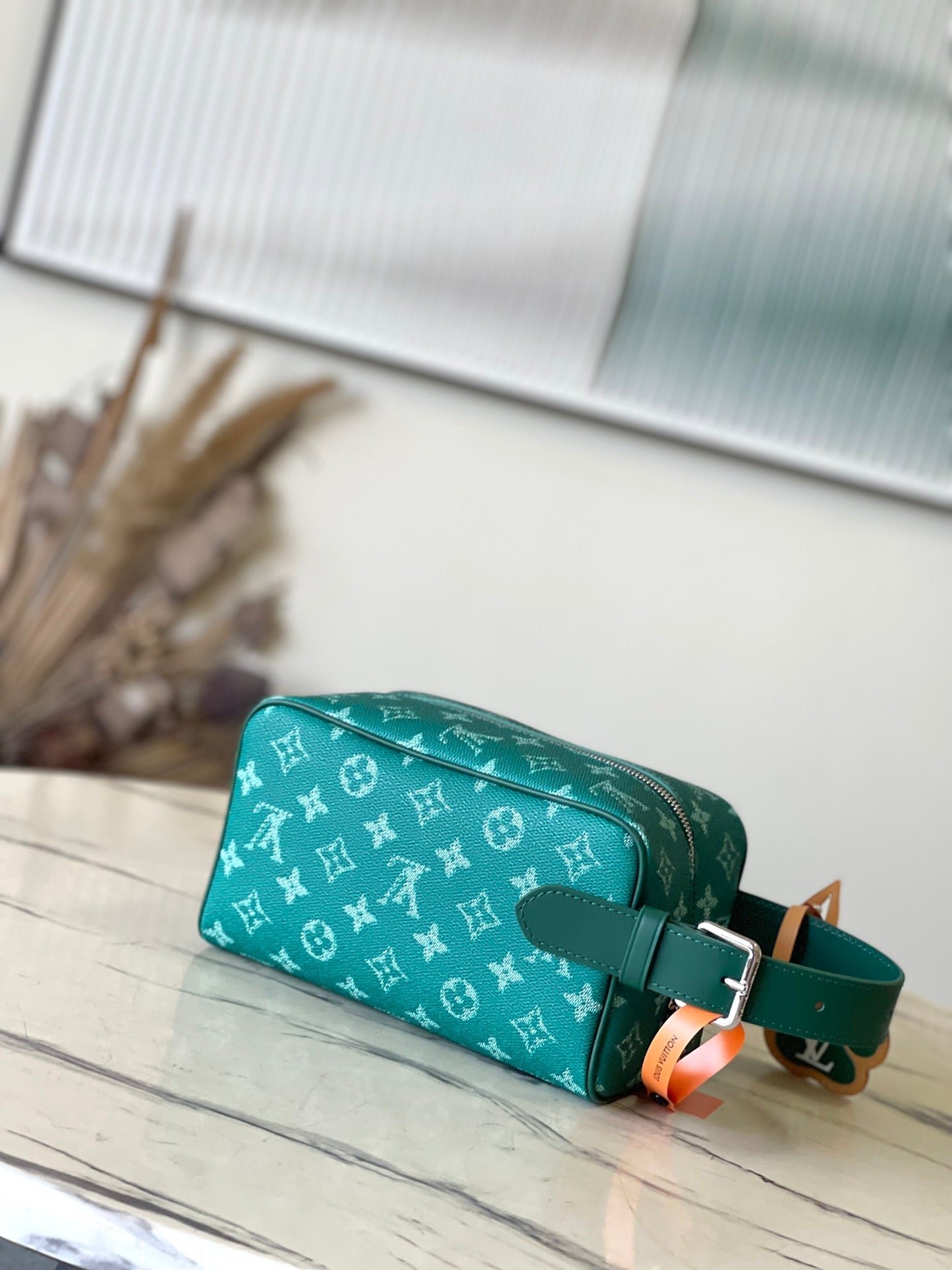 {Style No: OQX65HKB} LOCKER DOPP KIT 28 IN GREEN MONOGRAM HERITAGE CANVAS - Image 5