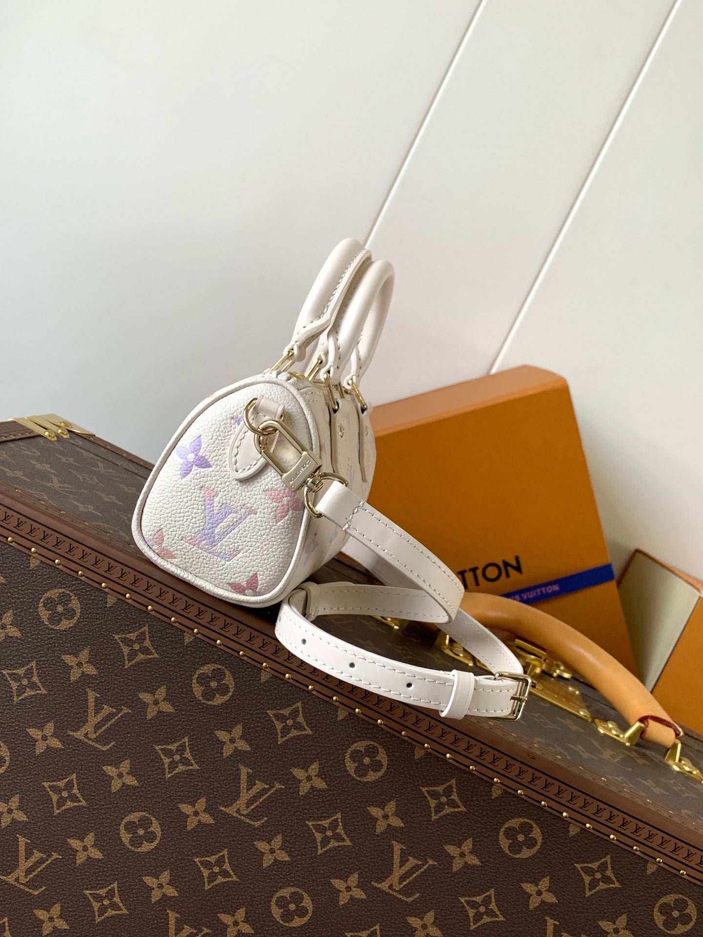 {Style No: 1DU5CKRH} LV 25S NANO SPEEDY 16 IN BEIGE DREAM EMBOSSED TEXTURED CALFSKIN - Image 3