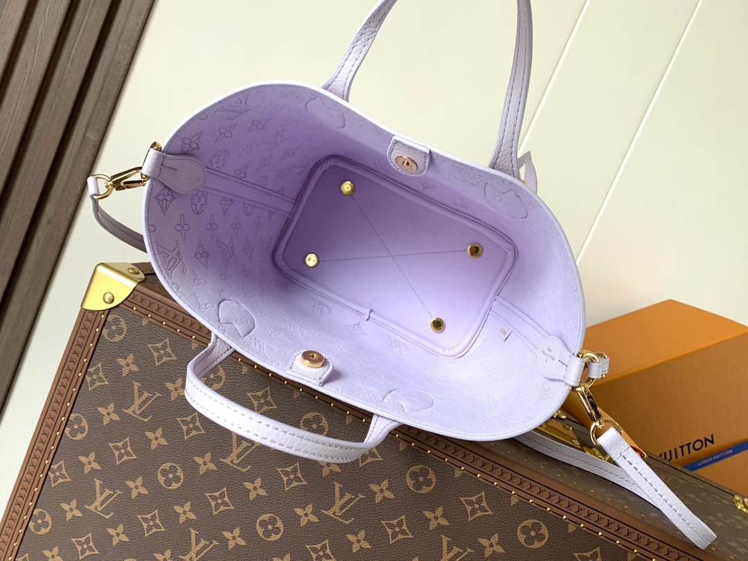 {Style No: J3XW53MV} LV 25S BLOSSOM BAG 20 IN MISTY PURPLE CALFSKIN GOLD HARDWARE - Image 5