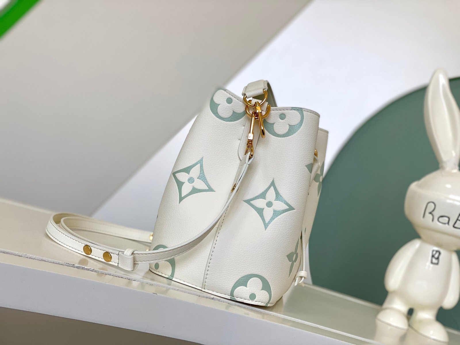 {Style No: 493TR4UR} NEONOE BB 20 BIOCOLOR MONOGRAM CANVAS - Image 2