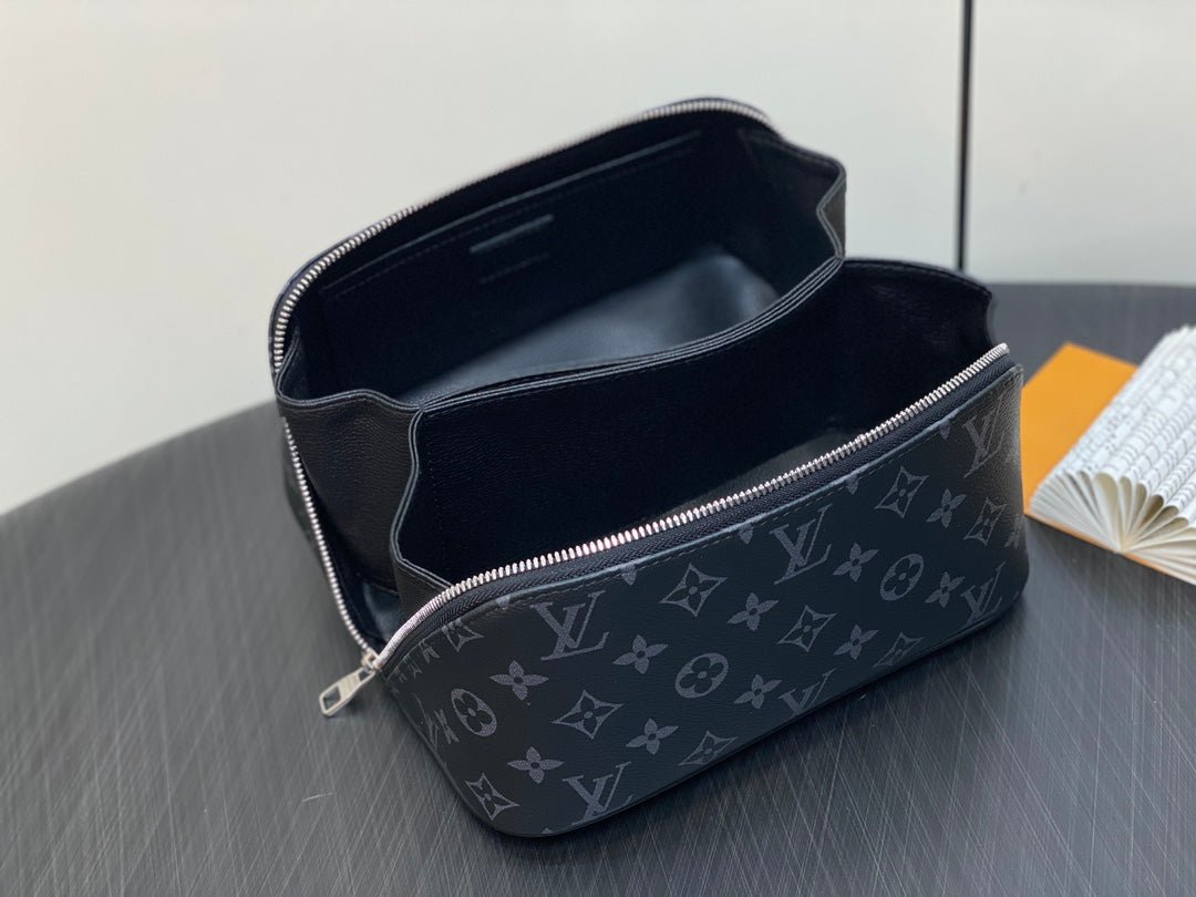 {Style No: 6K71NL6H} TOILETRY BAG 24 IN BLACK MONOGRAM ECLIPSE CANVAS - Image 5
