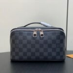 {Style No: EVQ12YDJ} TOILETRY BAG 24 IN BLACK DAMIER GRAPHITE CANVAS