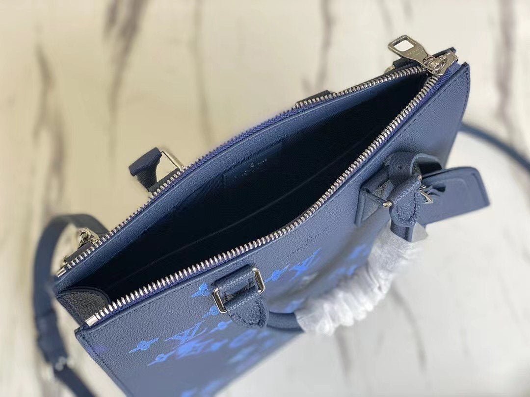 {Style No: J4CDRL3C} LV SAC PLAT ZIPPE - Image 4