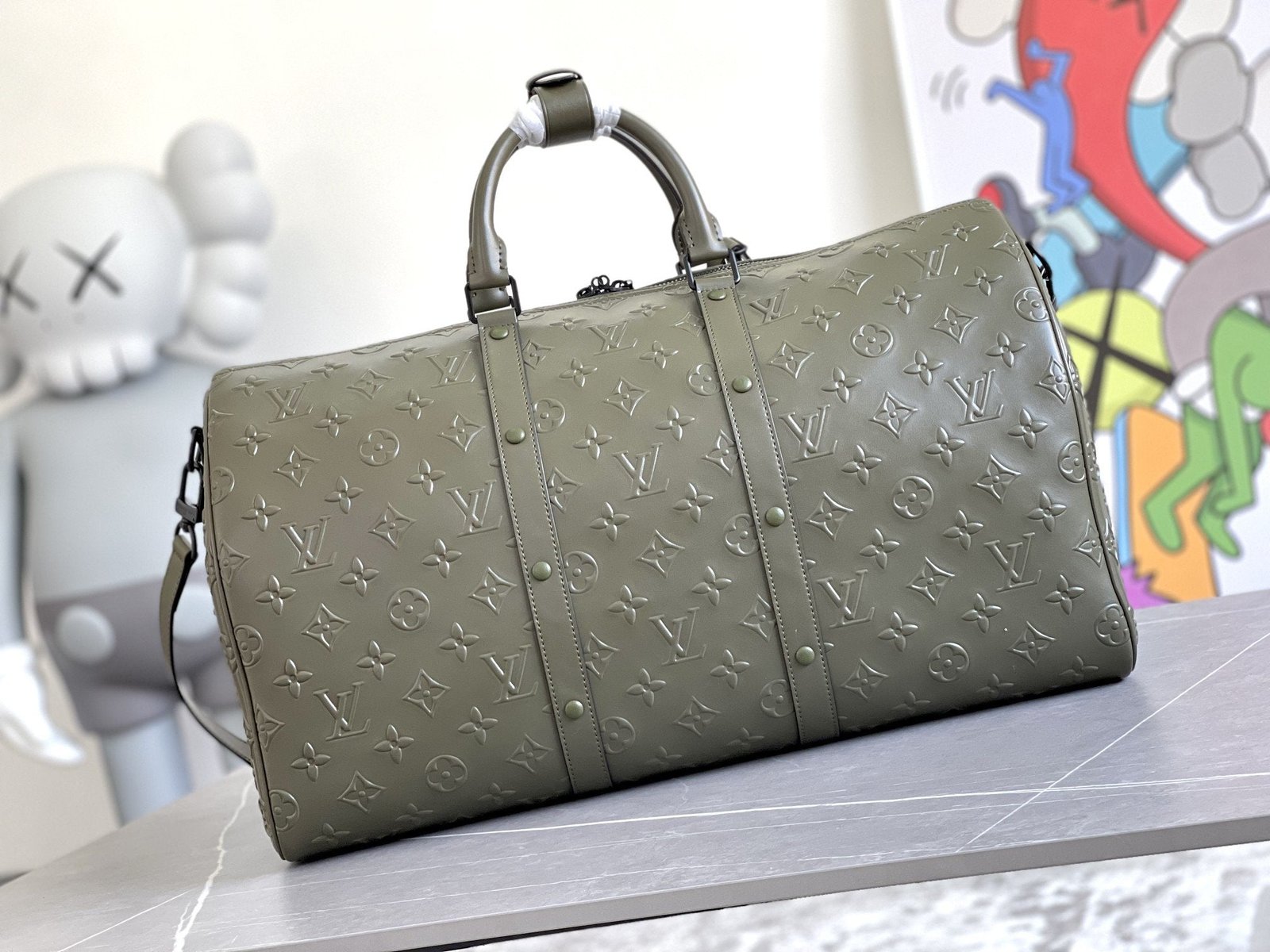 {Style No: KXMSVDFO} KEEPALL 50 BANDOULIERE KHAKI EMPREINTE LEATHER - Image 4