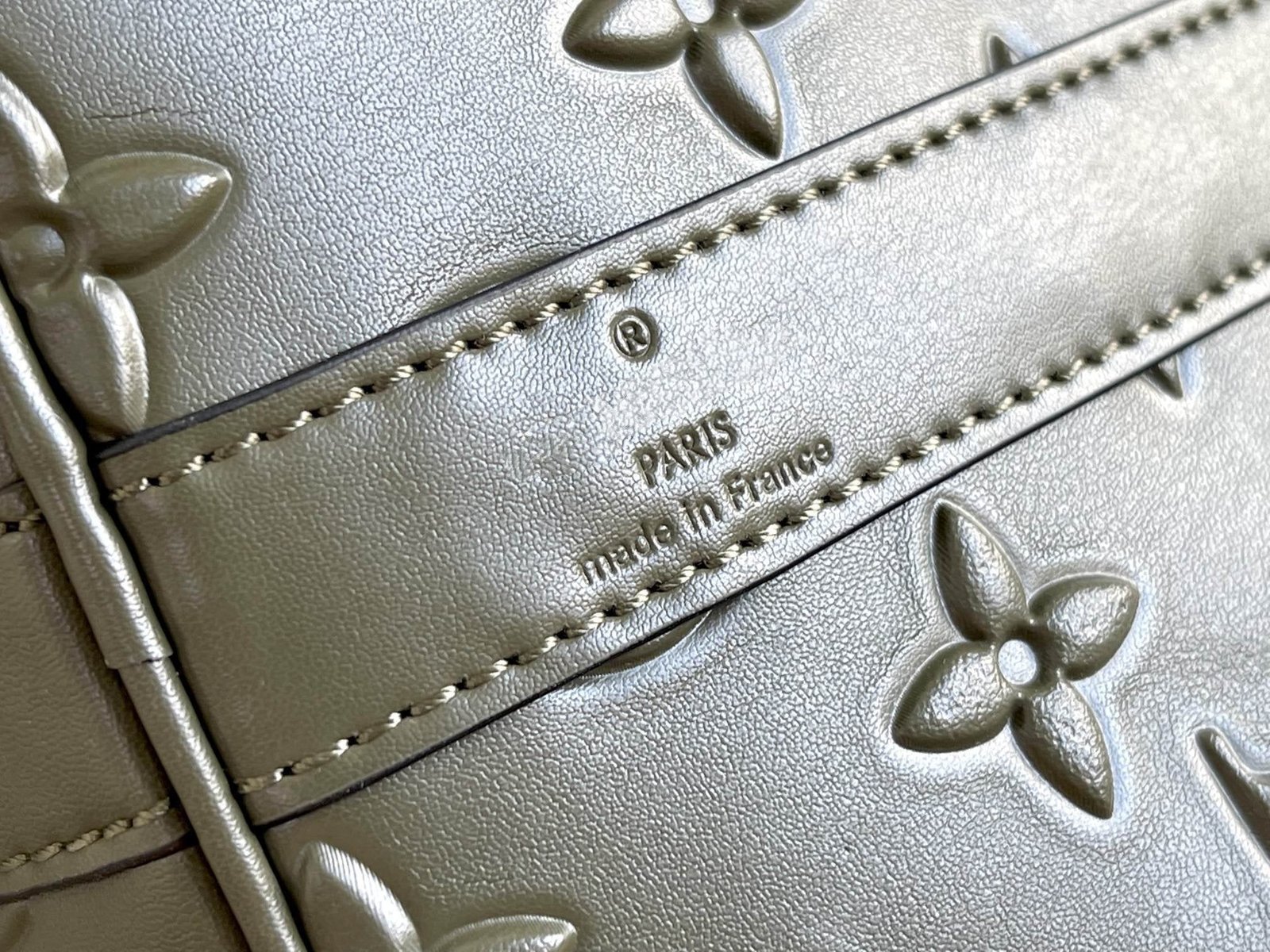 {Style No: KXMSVDFO} KEEPALL 50 BANDOULIERE KHAKI EMPREINTE LEATHER - Image 6