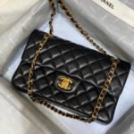 {Style No: ZPW869MH} FLAP BAG 23CM BLACK LAMBSKIN GOLD HARDWARE