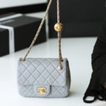 {Style No: VJ4QVTDI} FLAP BAG 17CM GREY LAMBSKIN GOLD HARDWARE