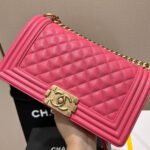 {Style No: YJ1JXALU} BOY BAG MEDIUM 25 RED CAVIAR GOLD HARDWARE