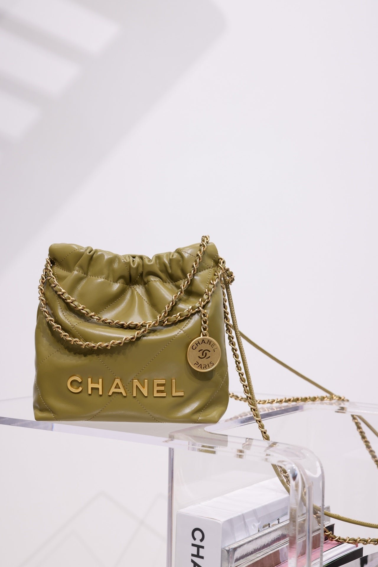 {Style No: WW5VXF8O} CC HOBO BAG 22 KHAKI LAMBSKIN GOLD HARDWARE 20CM - Image 2