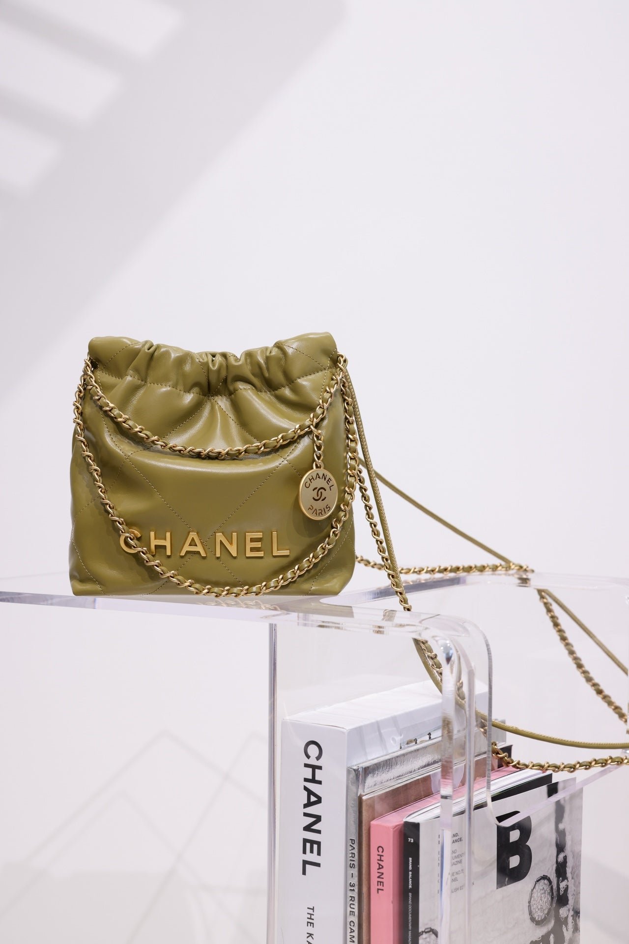 {Style No: WW5VXF8O} CC HOBO BAG 22 KHAKI LAMBSKIN GOLD HARDWARE 20CM - Image 3