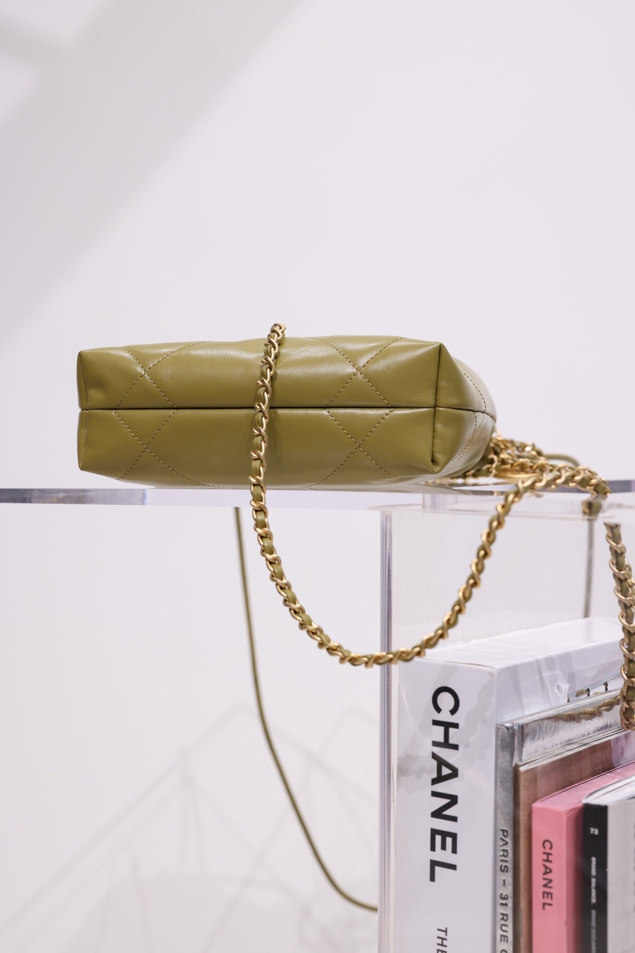 {Style No: WW5VXF8O} CC HOBO BAG 22 KHAKI LAMBSKIN GOLD HARDWARE 20CM - Image 6