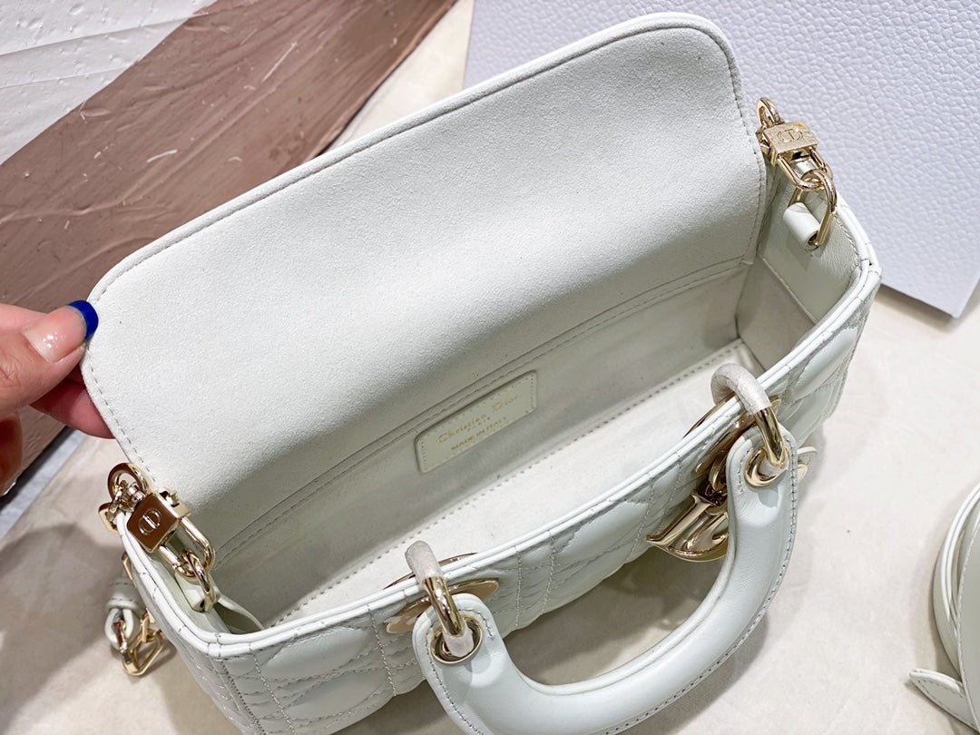 {Style No: FU8DNF4D} MICRO LADY D-JOY 16.5 WHITE LAMBSKIN - Image 7